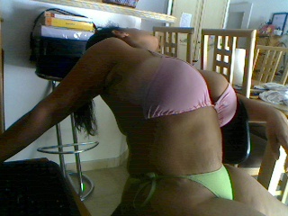 Belle femme brune sexy 95 F NATURELLE