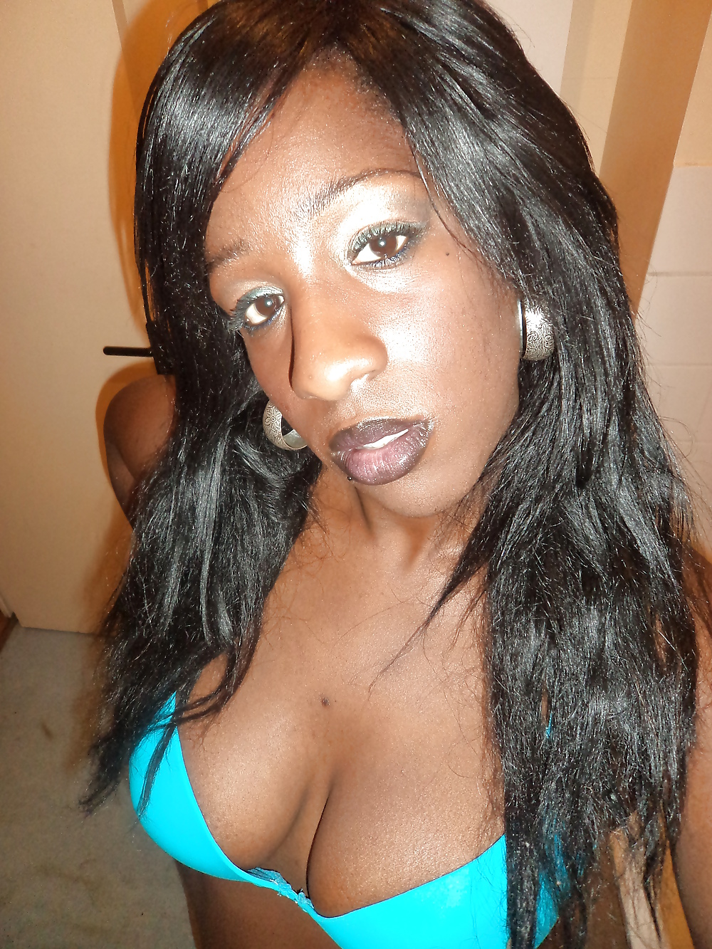 JF BLACK PROPOSE MASSAGE EROTIQUE NU AVEC FINITION