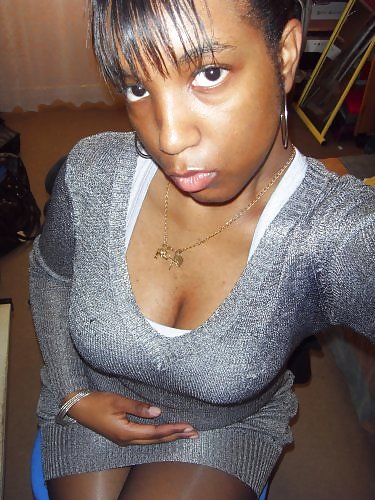 JF BLACK POUR MASAGE NU CARRESSE FELLATION SEXE 1 H A 150 EU