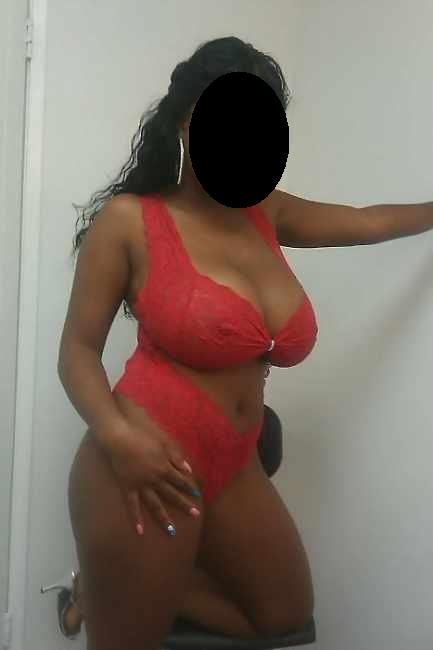 JF ESCORTE BLACK GROSSE POITRINE SUR PARIS