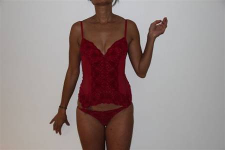 agatha  tres jolie escort girl masseuse sur cannes cote d azur