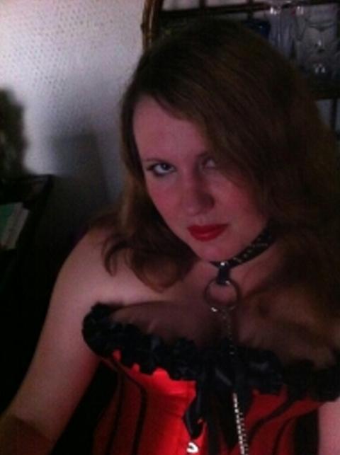 Jeune femme de 23ans à cueillir VITE !!!!!