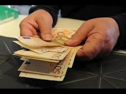 Offre de crédits financiers et Investissements accordé aux particuliers