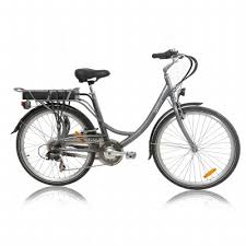 femme qui fait du velo