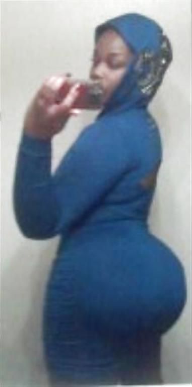 100 POUR 40 MN DE SEXE CUNNI PAR JF BLACK JENNY SUR PARIS