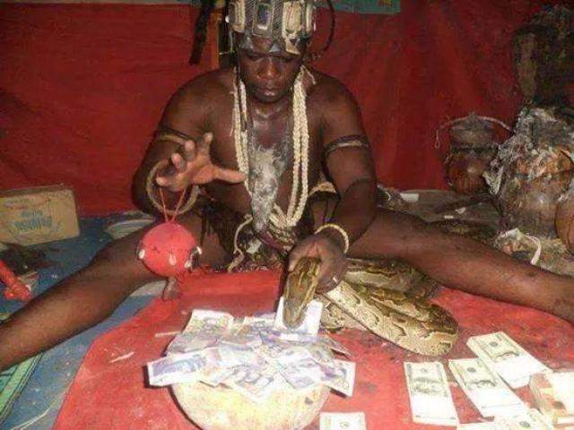 Puissant voyant guérisseur marabout a votre service